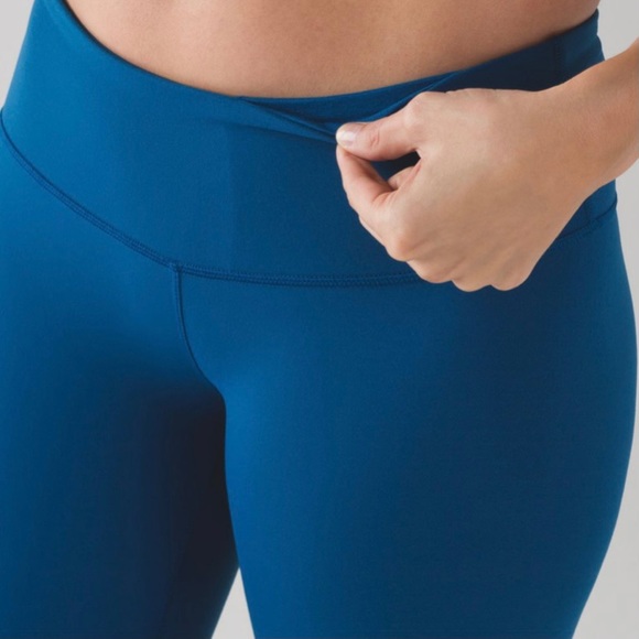 lululemon Wunder Under Crop III - Picture 2 of 6